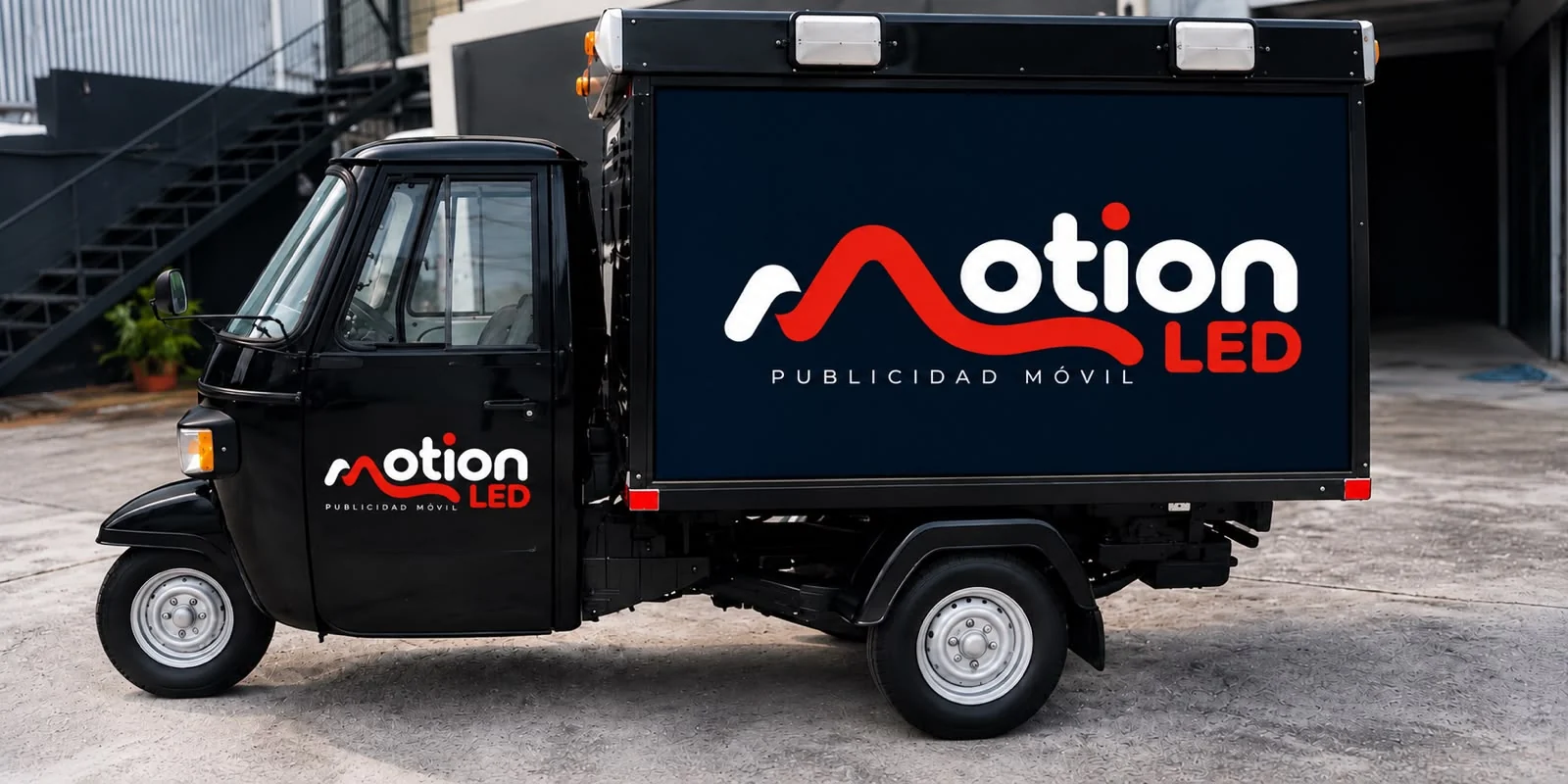Tuk-Tuk publicitario Motion LED, fotografía lateral completa